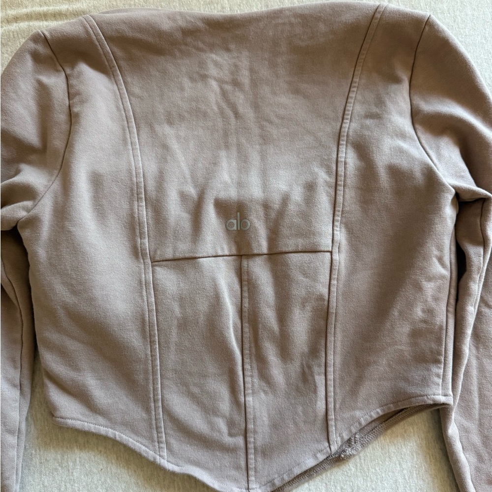 Alo Cropped Tan Long Sleeve - Picture 5 of 5